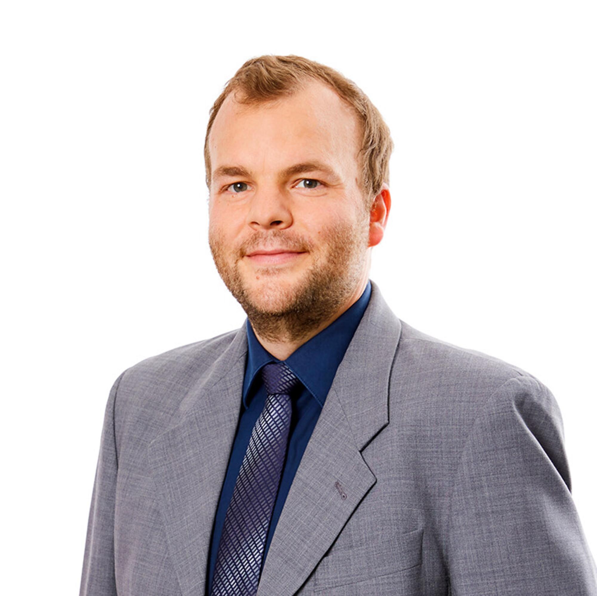 DechentFabian_23480_reduziert.jpg Fabian Dechent